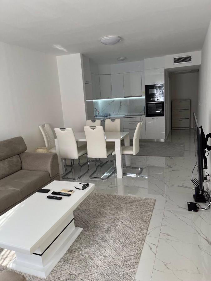 Adriatic Apartman Bečići Esterno foto